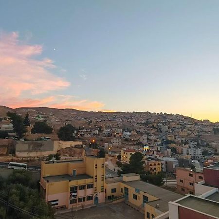 Cleopetra Hotel Wadi Musa Bagian luar foto