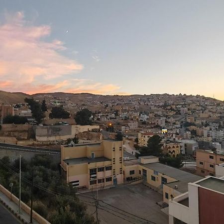 Cleopetra Hotel Wadi Musa Bagian luar foto