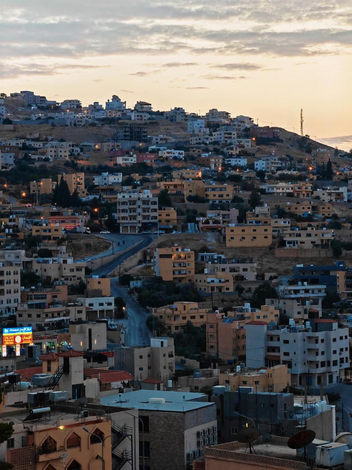 Cleopetra Hotel Wadi Musa Bagian luar foto